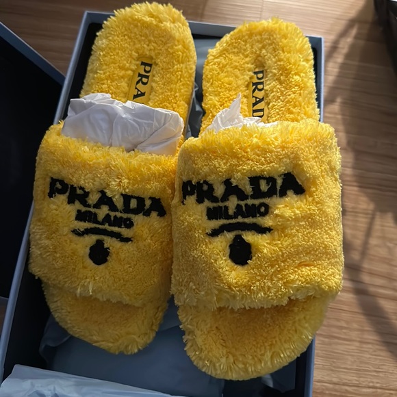 YELLOW FURRY PRADA SLIDES SLIPPERS COZY WINTER GIFT 37 - Picture 3 of 6